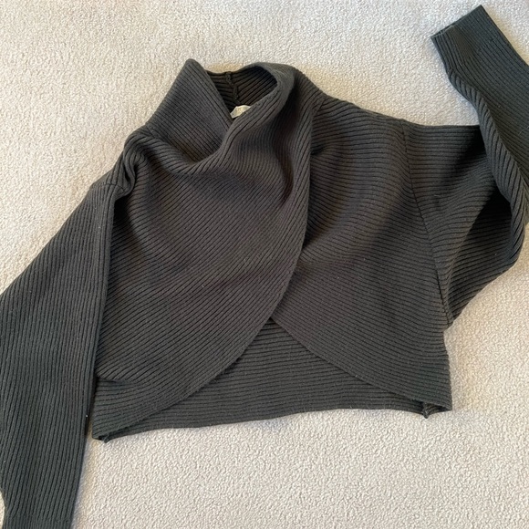 Cropped mock turtleneck sweater olive green - Picture 5 of 5